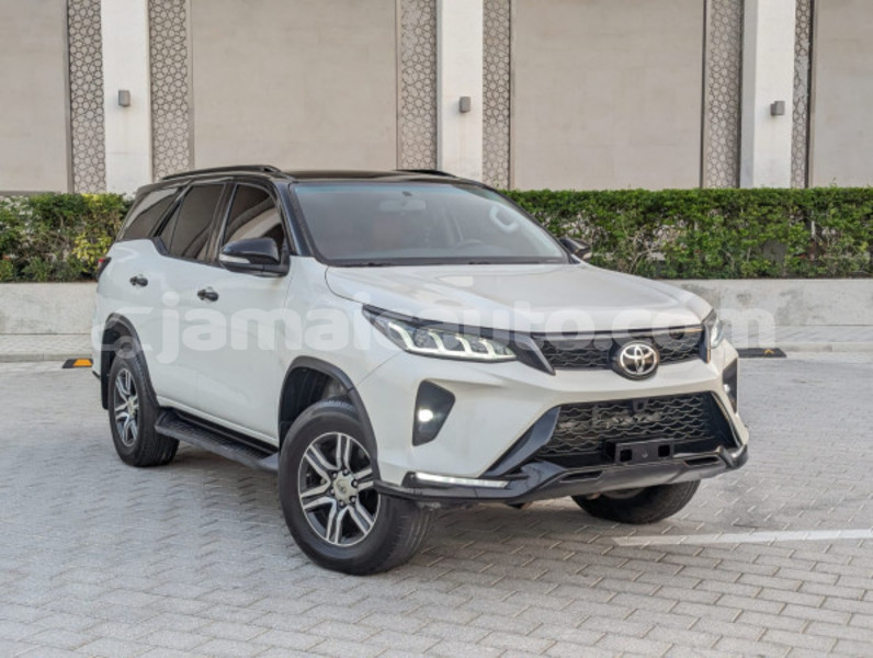 Big with watermark toyota fortuner clarendon import dubai 5369