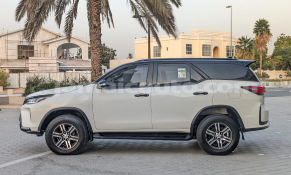 Buy Used Toyota Fortuner White Car in Import - Dubai in Clarendon Buy Used Toyota Fortuner White Car in Import - Dubai in Clarendon