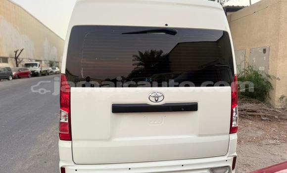Buy Used Toyota Hiace White Car in Import - Dubai in Clarendon Buy Used Toyota Hiace White Car in Import - Dubai in Clarendon