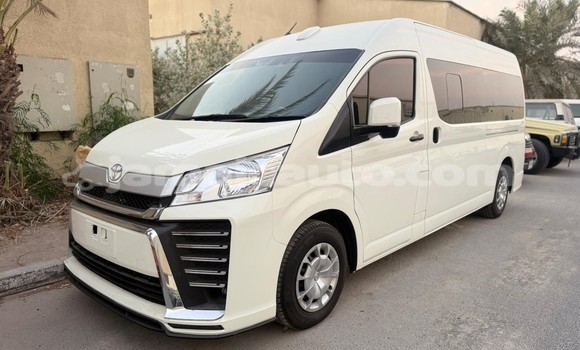 Buy Used Toyota Hiace White Car in Import - Dubai in Clarendon Buy Used Toyota Hiace White Car in Import - Dubai in Clarendon