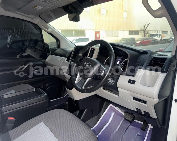 Big with watermark toyota hiace clarendon import dubai 5370