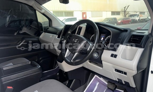 Buy Used Toyota Hiace White Car in Import - Dubai in Clarendon Buy Used Toyota Hiace White Car in Import - Dubai in Clarendon