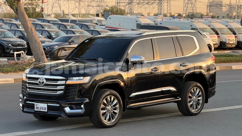 Big with watermark toyota land cruiser clarendon import dubai 5371