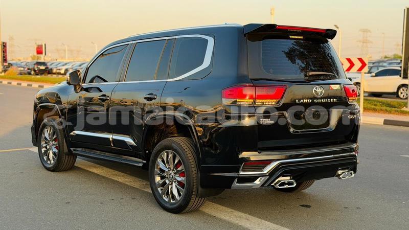 Big with watermark toyota land cruiser clarendon import dubai 5371