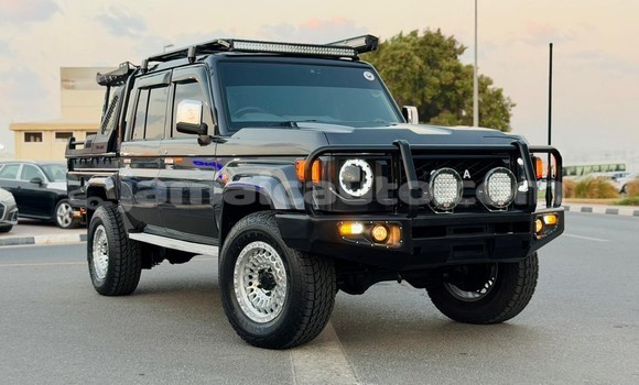 Buy Used Toyota Land Cruiser Black Car in Import - Dubai in Clarendon
