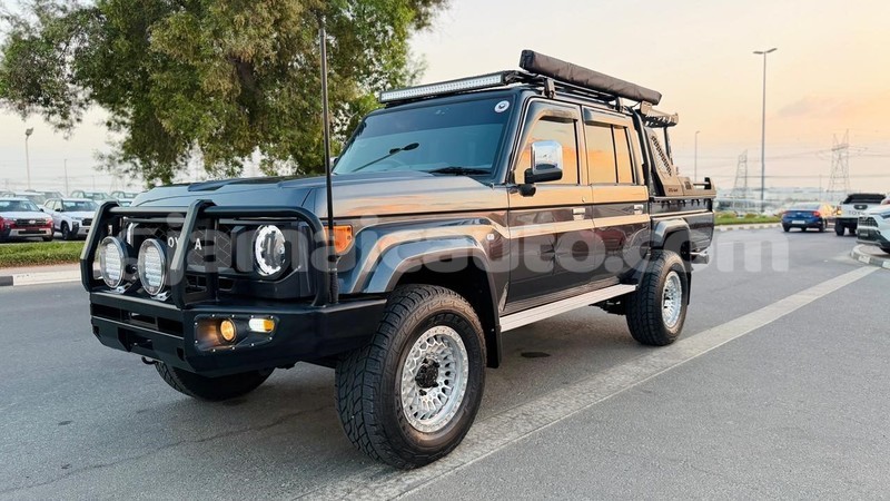 Big with watermark toyota land cruiser clarendon import dubai 5372