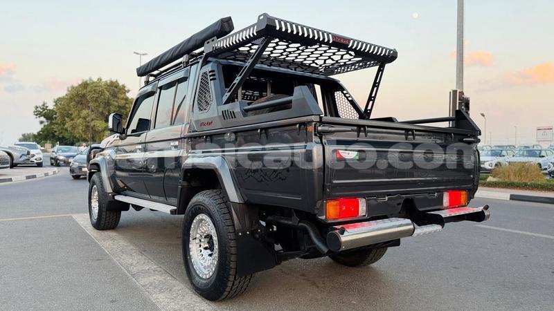 Big with watermark toyota land cruiser clarendon import dubai 5372