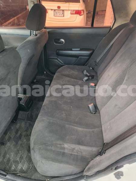 Big with watermark nissan tiida clarendon import dubai 5383