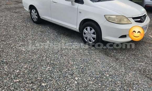Buy Used Honda Fit Aria White Car in Lucea in Hanover Buy Used Honda Fit Aria White Car in Lucea in Hanover