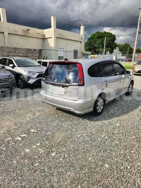 Big with watermark honda stream clarendon import dubai 5388