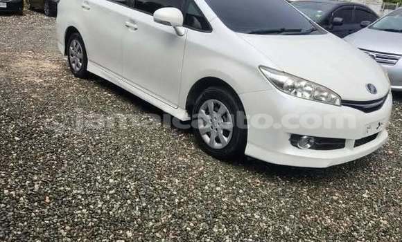 Buy Used Toyota Wish White Car in Falmouth in Trelawney