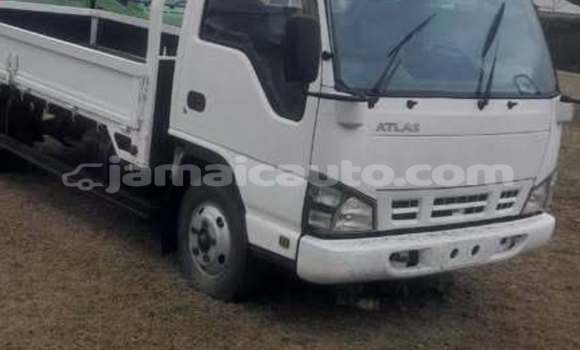 Buy Used Nissan Evalia White Truck in Import - Dubai in Clarendon