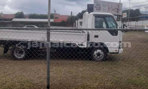 Buy Used Nissan Evalia White Truck in Import - Dubai in Clarendon Buy Used Nissan Evalia White Truck in Import - Dubai in Clarendon