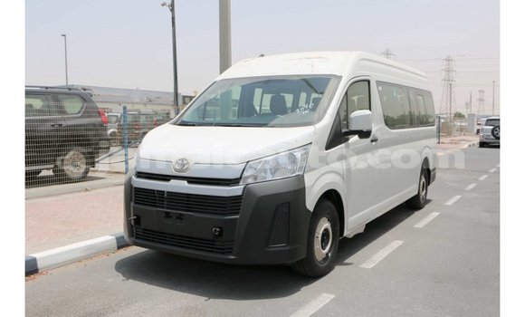 Acheter Import Voiture Toyota Hiace Blanc à Import - Dubai, Clarendon Acheter Import Voiture Toyota Hiace Blanc à Import - Dubai, Clarendon