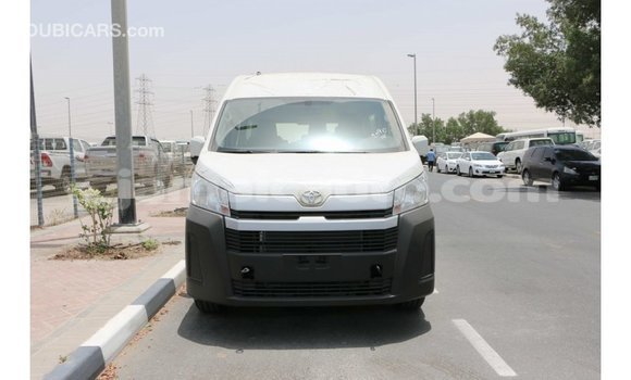 Acheter Import Voiture Toyota Hiace Blanc à Import - Dubai, Clarendon Acheter Import Voiture Toyota Hiace Blanc à Import - Dubai, Clarendon
