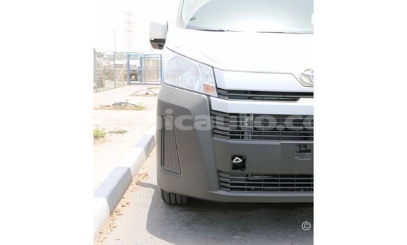 Acheter Import Voiture Toyota Hiace Blanc à Import - Dubai, Clarendon Acheter Import Voiture Toyota Hiace Blanc à Import - Dubai, Clarendon