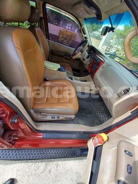 Big with watermark ford explorer clarendon import dubai 5403