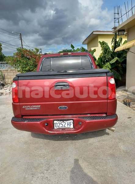 Big with watermark ford explorer clarendon import dubai 5403