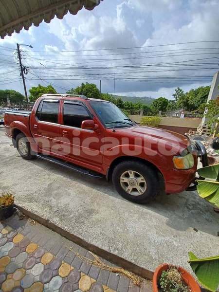 Big with watermark ford explorer clarendon import dubai 5403