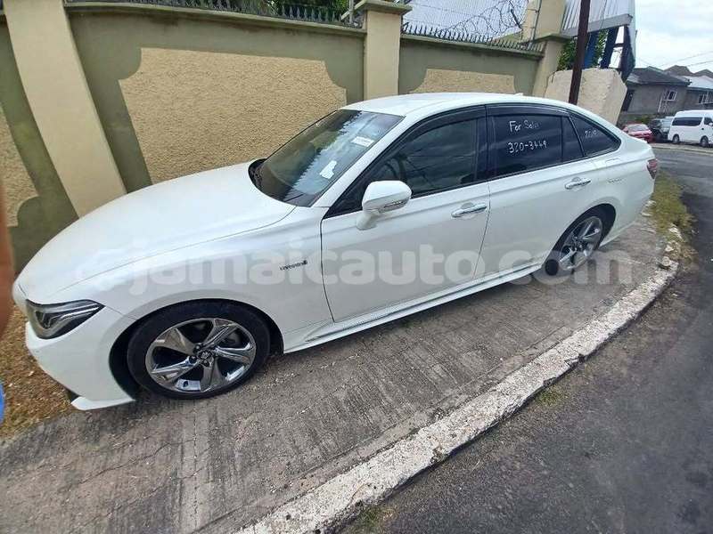 Big with watermark toyota crown clarendon import dubai 5404