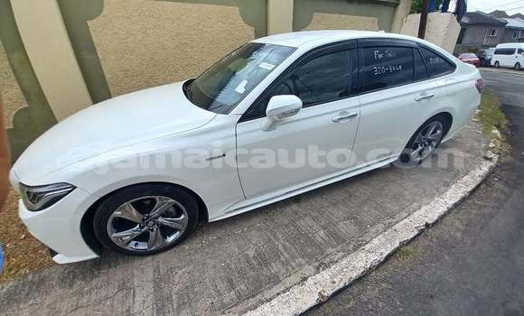 Buy Used Toyota Crown White Car in Import - Dubai in Clarendon Buy Used Toyota Crown White Car in Import - Dubai in Clarendon