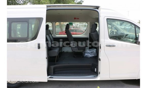 Acheter Import Voiture Toyota Hiace Blanc à Import - Dubai, Clarendon Acheter Import Voiture Toyota Hiace Blanc à Import - Dubai, Clarendon
