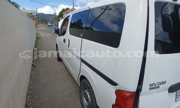 Buy Used Nissan NP 300 White Car in Import - Dubai in Clarendon Buy Used Nissan NP 300 White Car in Import - Dubai in Clarendon