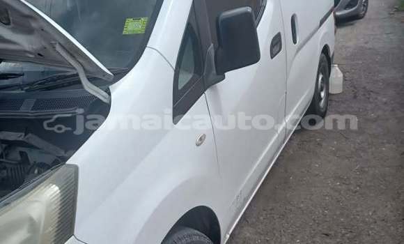 Buy Used Nissan NP 300 White Car in Import - Dubai in Clarendon Buy Used Nissan NP 300 White Car in Import - Dubai in Clarendon