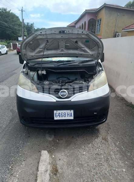 Big with watermark nissan np 300 clarendon import dubai 5406