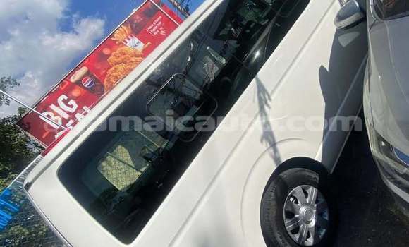 Buy Used Toyota Hiace White Car in Import - Dubai in Clarendon Buy Used Toyota Hiace White Car in Import - Dubai in Clarendon