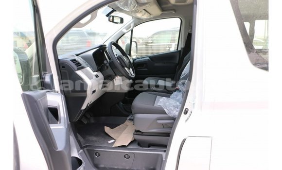 Acheter Import Voiture Toyota Hiace Blanc à Import - Dubai, Clarendon Acheter Import Voiture Toyota Hiace Blanc à Import - Dubai, Clarendon