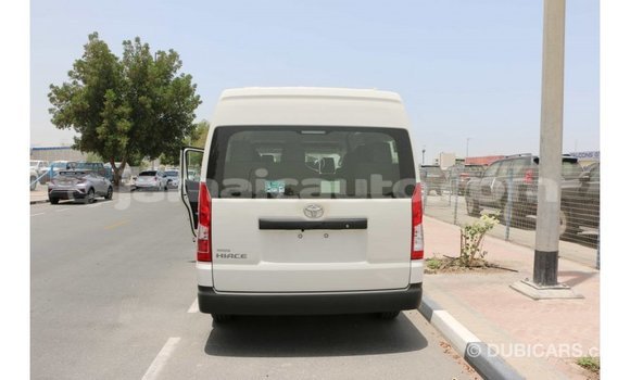 Acheter Import Voiture Toyota Hiace Blanc à Import - Dubai, Clarendon Acheter Import Voiture Toyota Hiace Blanc à Import - Dubai, Clarendon