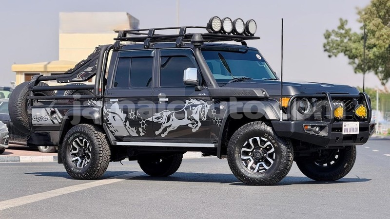 Big with watermark toyota land cruiser clarendon import dubai 5414