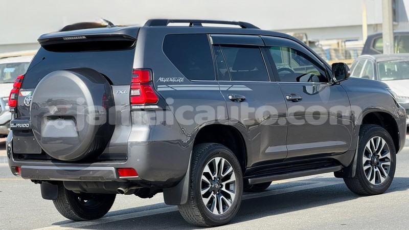 Big with watermark toyota land cruiser prado clarendon import dubai 5415