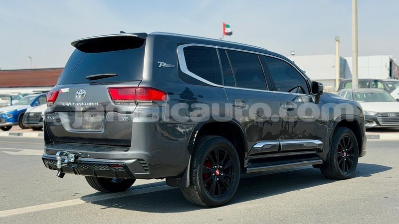 Big with watermark toyota land cruiser clarendon import dubai 5416