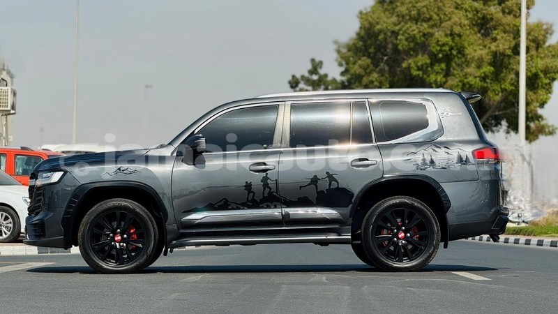 Big with watermark toyota land cruiser clarendon import dubai 5416