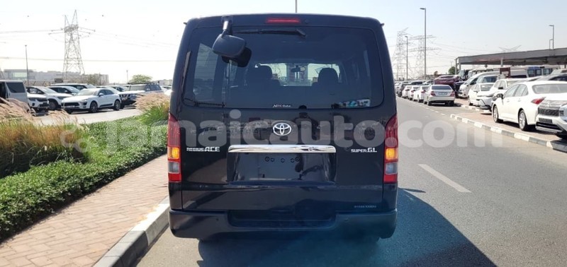 Big with watermark toyota hiace clarendon import dubai 5417