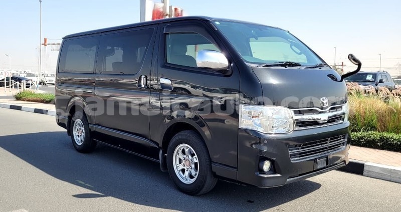 Big with watermark toyota hiace clarendon import dubai 5417