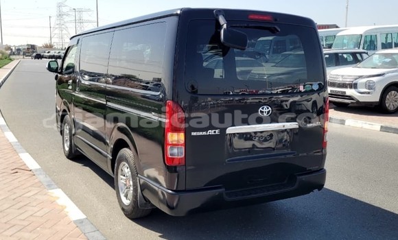 Buy Used Toyota Hiace Black Car in Import - Dubai in Clarendon Buy Used Toyota Hiace Black Car in Import - Dubai in Clarendon
