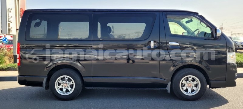 Big with watermark toyota hiace clarendon import dubai 5417