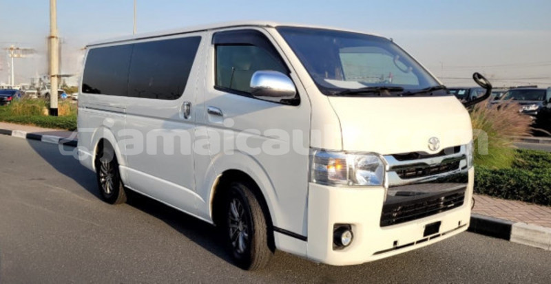 Big with watermark toyota hiace clarendon import dubai 5418