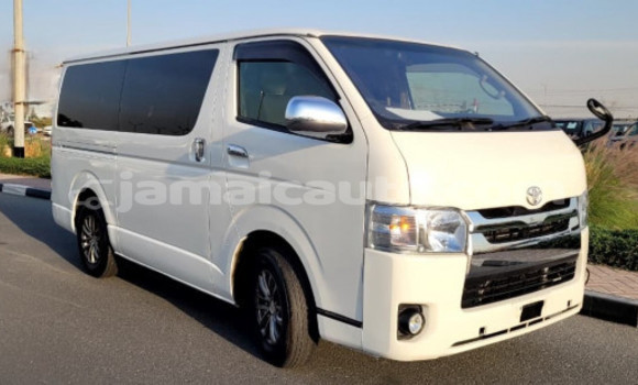 Buy Used Toyota Hiace White Car in Import - Dubai in Clarendon