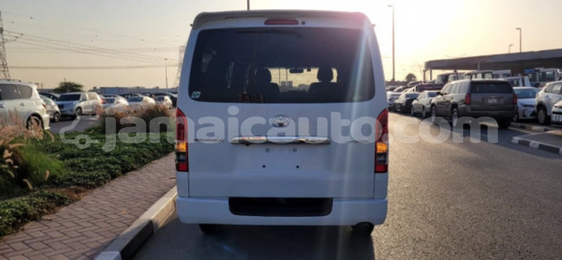 Big with watermark toyota hiace clarendon import dubai 5418