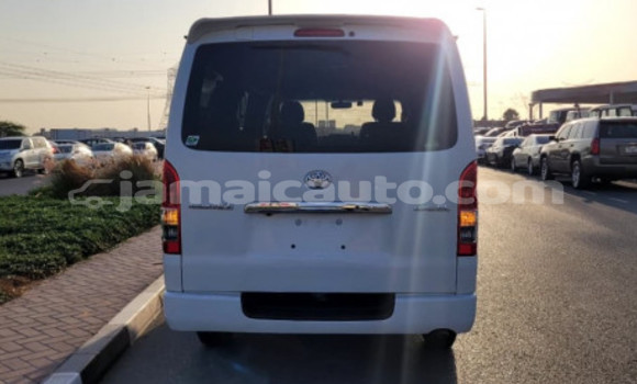 Buy Used Toyota Hiace White Car in Import - Dubai in Clarendon Buy Used Toyota Hiace White Car in Import - Dubai in Clarendon