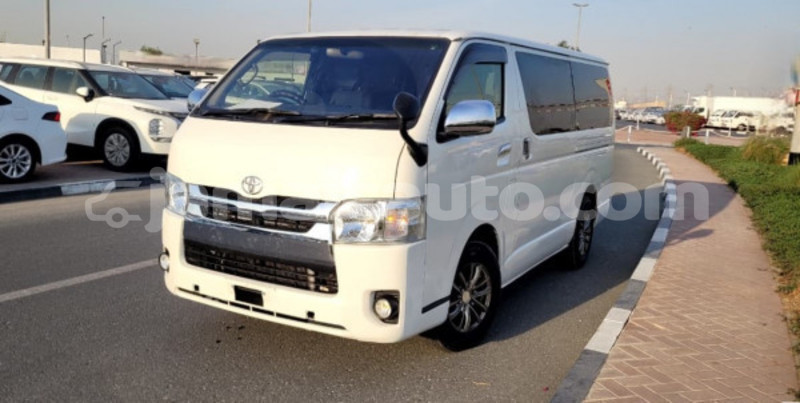 Big with watermark toyota hiace clarendon import dubai 5418