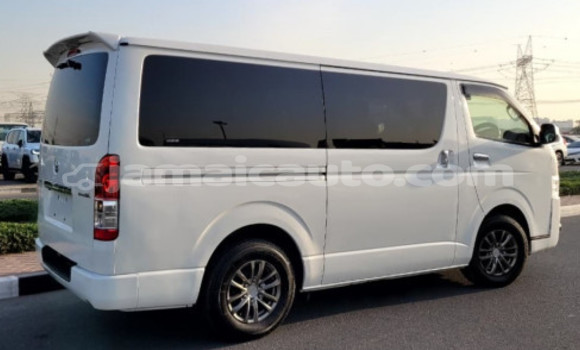 Buy Used Toyota Hiace White Car in Import - Dubai in Clarendon Buy Used Toyota Hiace White Car in Import - Dubai in Clarendon