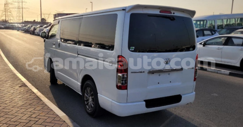 Big with watermark toyota hiace clarendon import dubai 5418