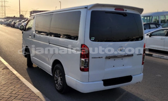 Buy Used Toyota Hiace White Car in Import - Dubai in Clarendon Buy Used Toyota Hiace White Car in Import - Dubai in Clarendon