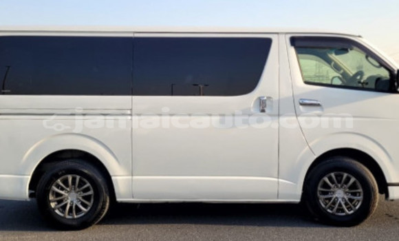 Buy Used Toyota Hiace White Car in Import - Dubai in Clarendon Buy Used Toyota Hiace White Car in Import - Dubai in Clarendon