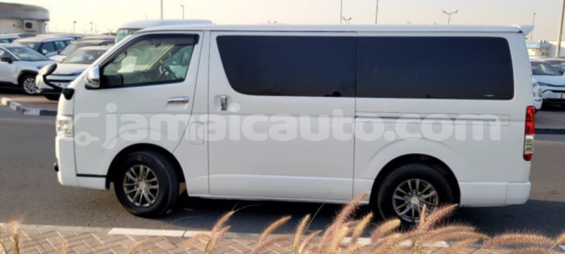 Big with watermark toyota hiace clarendon import dubai 5418